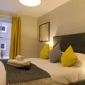 Blue River, Parking Subject To Availability Apartment York