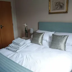 12 Emperors Wharf Apartment York